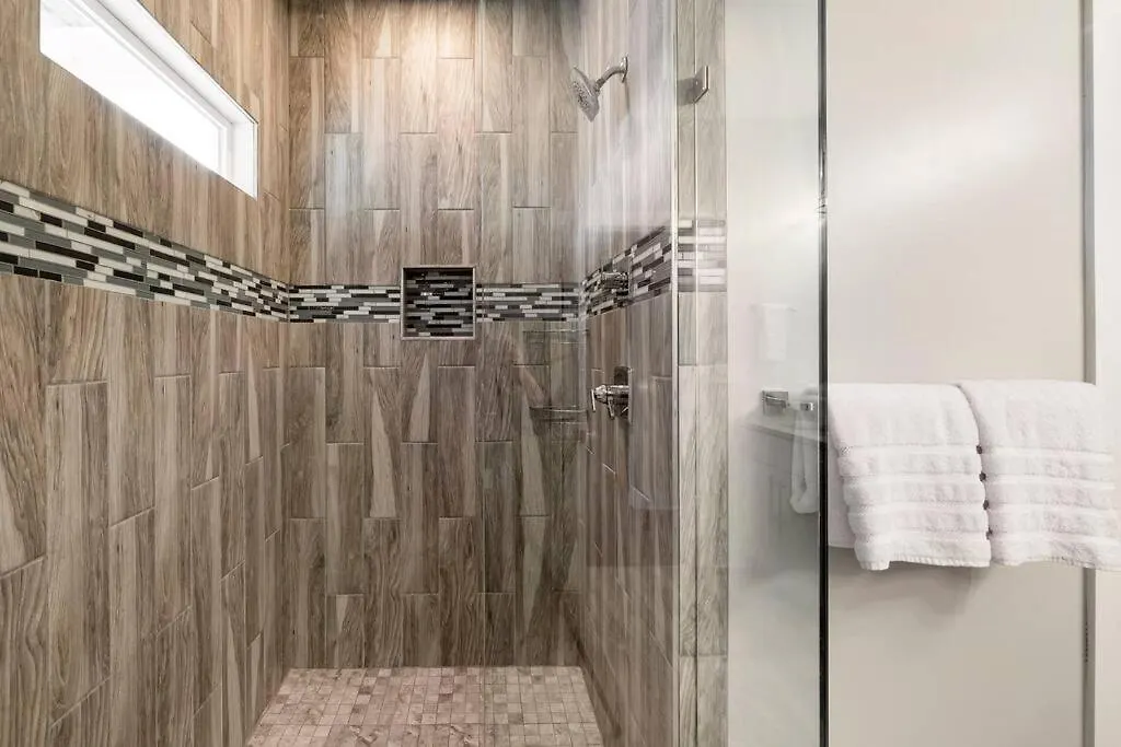 Villa Hot Tub, Fire Pit, King Bd & Ig Opps - 5 Min To Dt Nashville