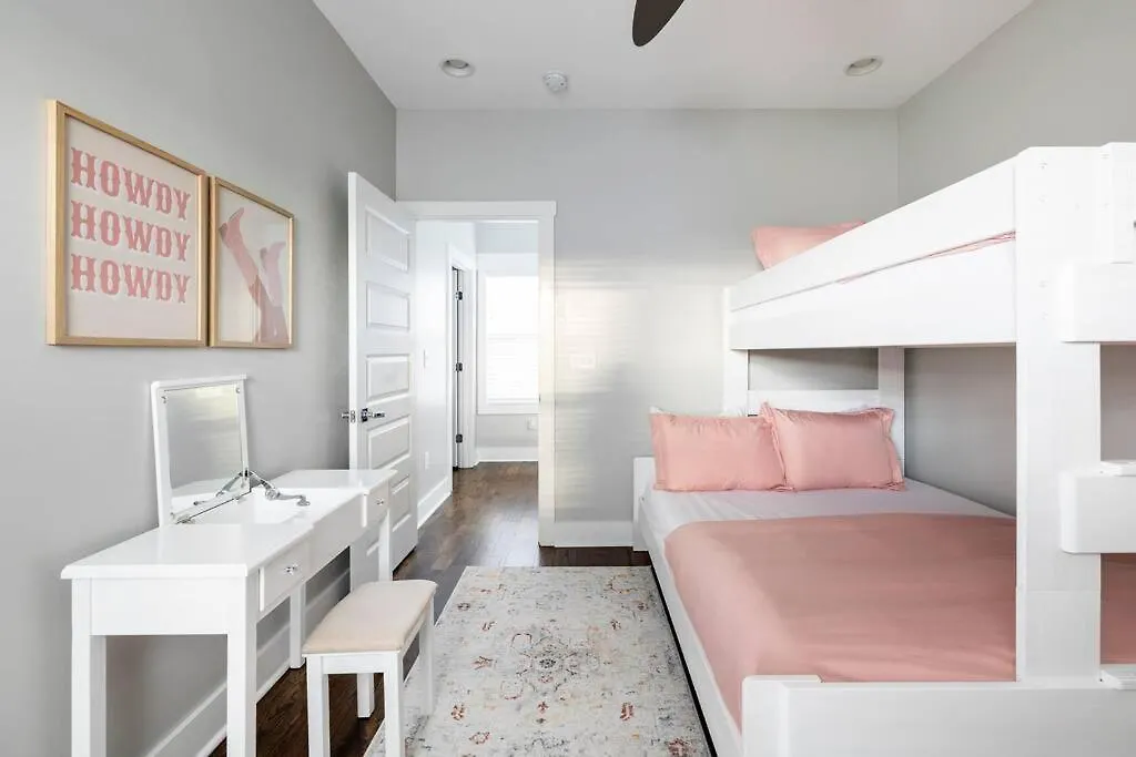 Villa Hot Tub, Fire Pit, King Bd & Ig Opps - 5 Min To Dt Nashville Ferienhaus